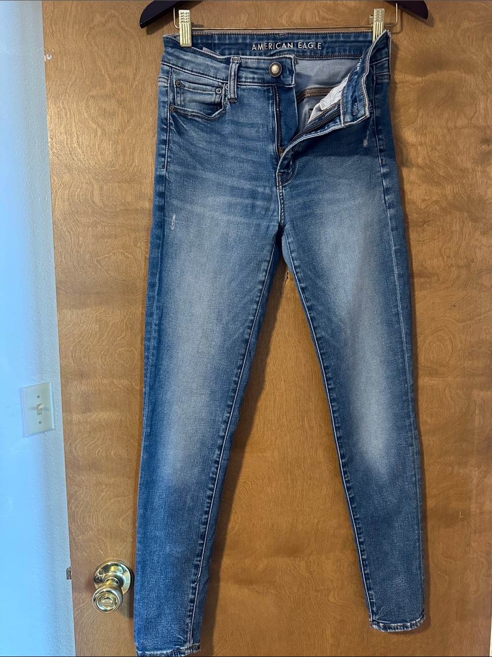 American Eagle Outfitters Skinny Jeans - Medium Blue Wash